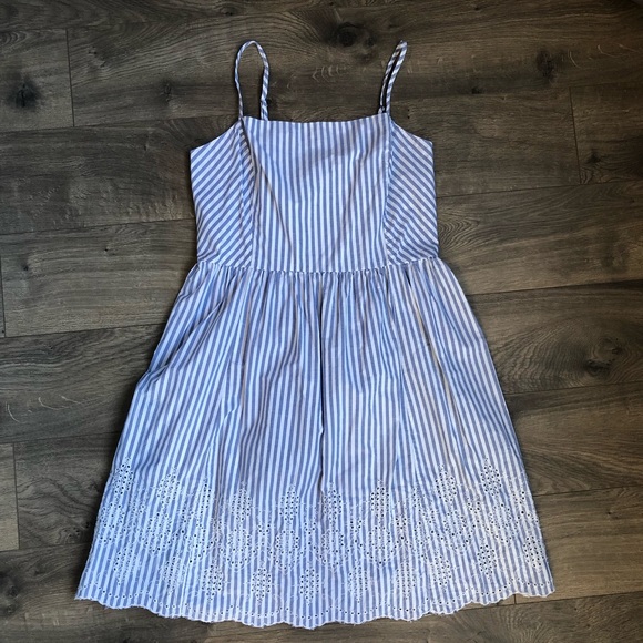 GAP Dresses & Skirts - GAP blue and white striped sundress